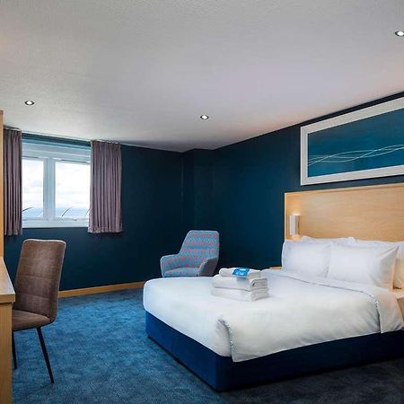 Travelodge Reading Whitley Szoba fotó