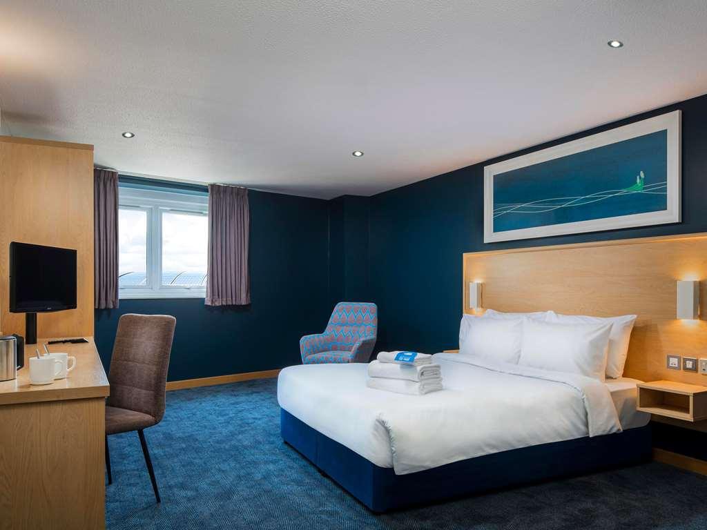 Travelodge Reading Whitley Szoba fotó