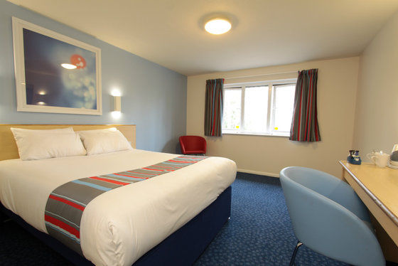 Travelodge Reading Whitley Szoba fotó