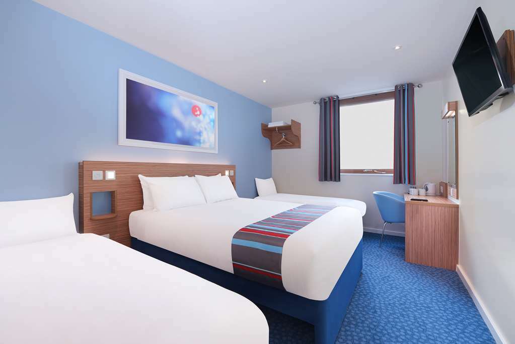 Travelodge Reading Whitley Szoba fotó